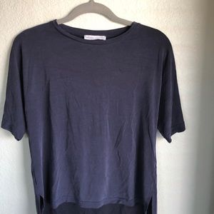 Grana lending modal dipped hem tee